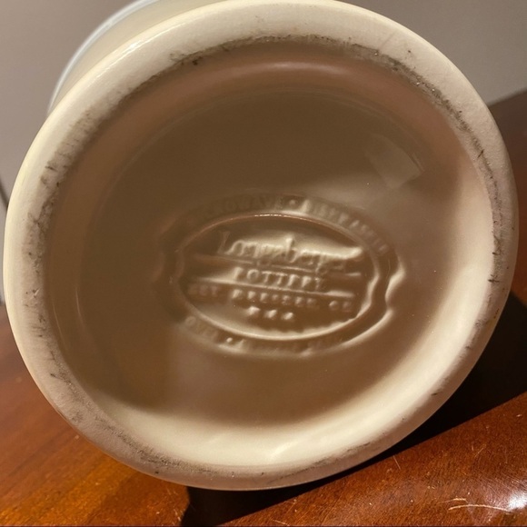 Longaberger American Craft
Cornflower Blue 40oz Pitcher - Picture 7 of 9